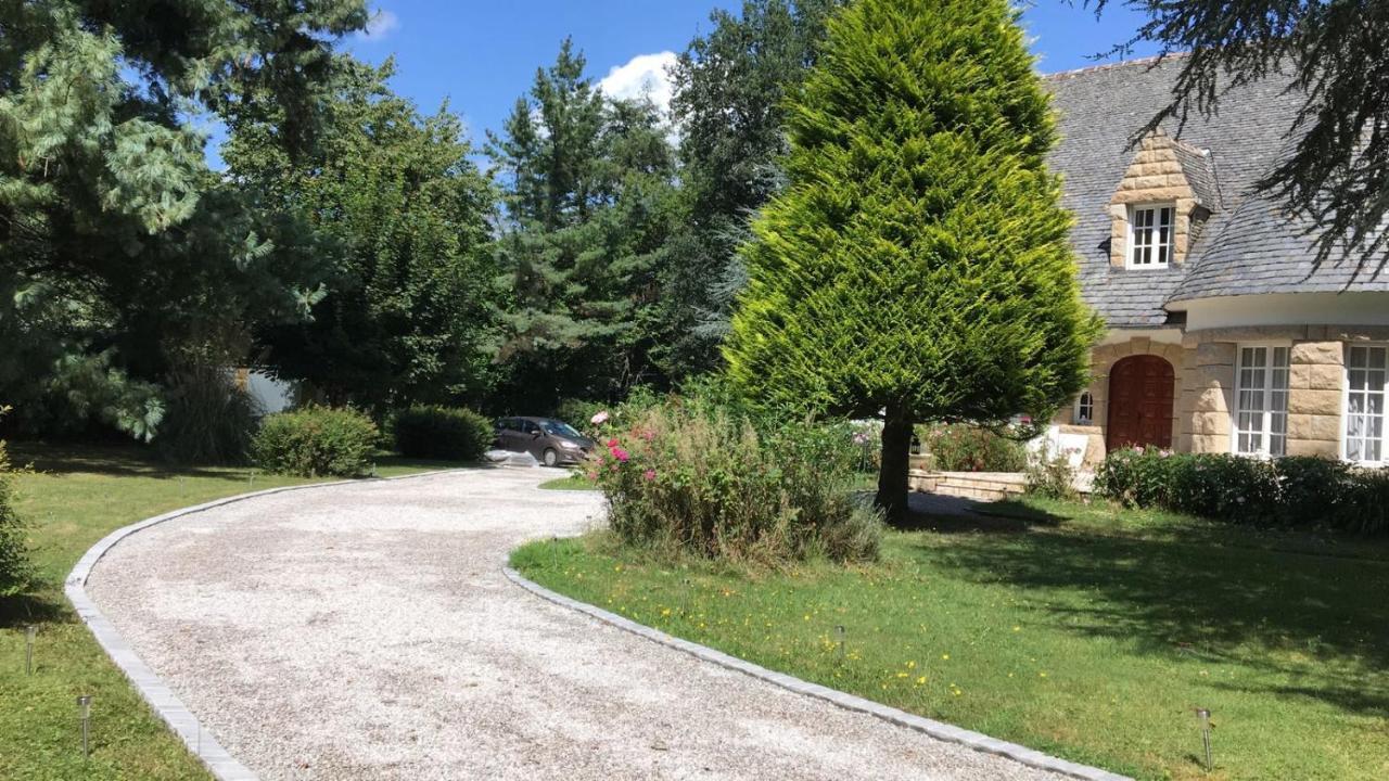 Crown Roads Bed & Breakfast Le Faouët Екстериор снимка
